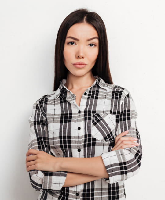 beautiful-girl-with-dark-hair-standing-and-angrily